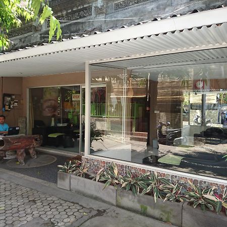 ホテルBali Dwipa クタ エクステリア 写真